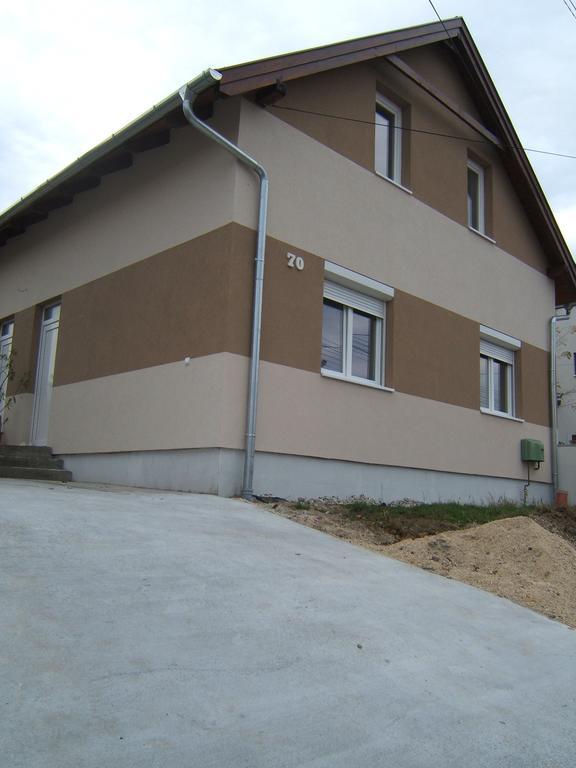 Kulturhaz Apartman Дьор Стая снимка